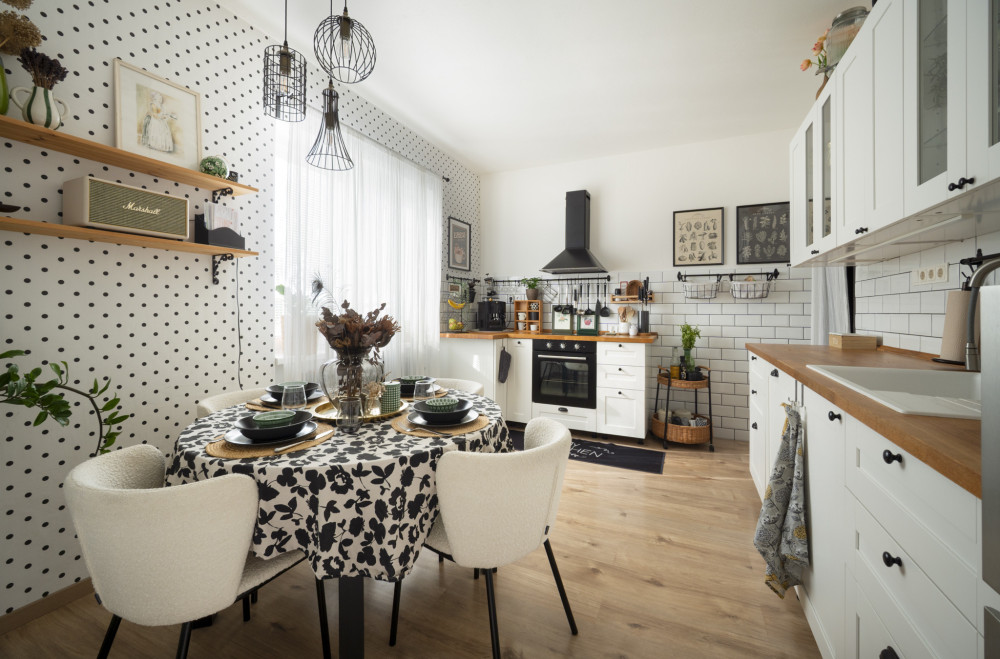 Investičná nehnuteľnosť: 2 Rodinné domy s rôznymi možnosťami využitia Deutsch Jahrndorf - Rakúsko.