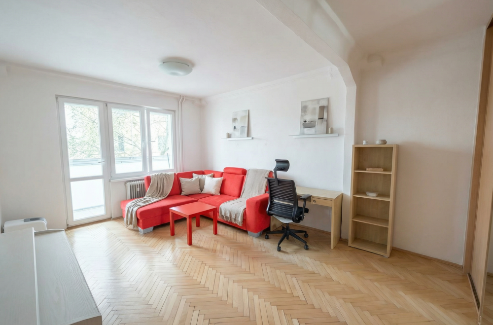 BÝVAJ ALEBO INVESTUJ – 2 IZBOVÝ BYT S LOGGIOU V TOP LOKALITE RUŽINOVA.