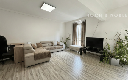 ROVNOVÁHA TICHA A MESTSKÉHO ŽIVOTA - VEĽKORYSÝ 3 IZBOVÝ ZREKONŠTRUOVANÝ BYT V STAROM MESTE.