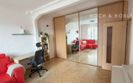 BÝVAJ ALEBO INVESTUJ – 2 IZBOVÝ BYT S LOGGIOU V TOP LOKALITE RUŽINOVA.