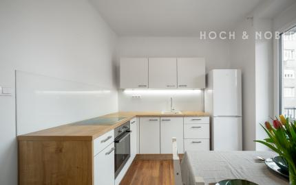 TOP LOKALITA STARÉ MESTO: ZREKONŠTRUOVANÝ 2-IZBOVÝ BYT PRI SLOVENSKOM ROZHLASE.