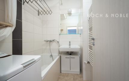 TOP LOKALITA STARÉ MESTO: ZREKONŠTRUOVANÝ 2-IZBOVÝ BYT PRI SLOVENSKOM ROZHLASE.