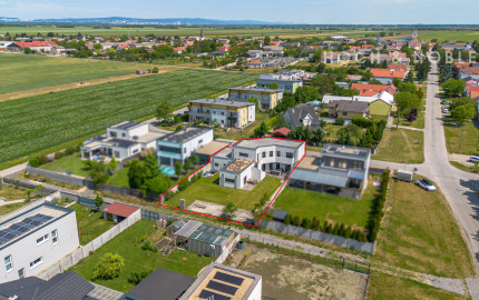 EXKLUZÍVNA 5-izbová vila so slnečnou terasou a 3 kúpeľňami v Rakúskom Deutsch Jahrndorfe!