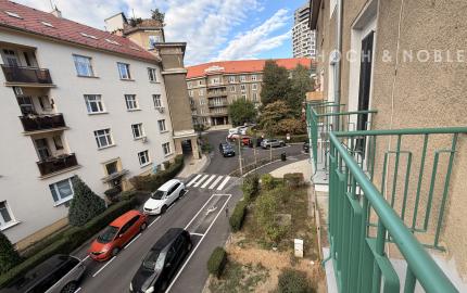 Staré Mesto, kde počuť len stromy – 3i byt, 85 m², 2 balkóny, Tabaková