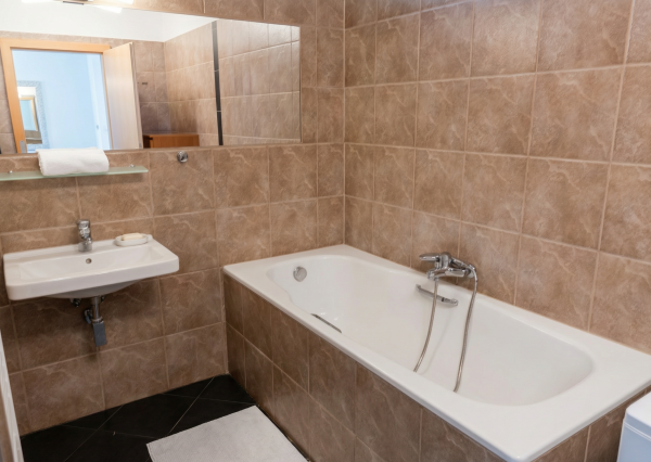 REZERVOVANÉ - TOP INVESTÍCIA V RAKÚSKU: 2-IZBOVÝ BYT V CENTRE HAINBURGU