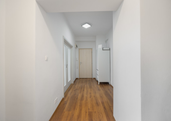 TOP LOKALITA STARÉ MESTO: ZREKONŠTRUOVANÝ 2-IZBOVÝ BYT PRI SLOVENSKOM ROZHLASE.