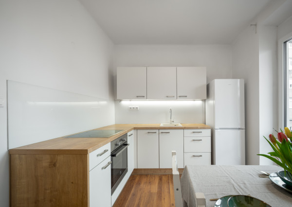 TOP LOKALITA STARÉ MESTO: ZREKONŠTRUOVANÝ 2-IZBOVÝ BYT PRI SLOVENSKOM ROZHLASE.