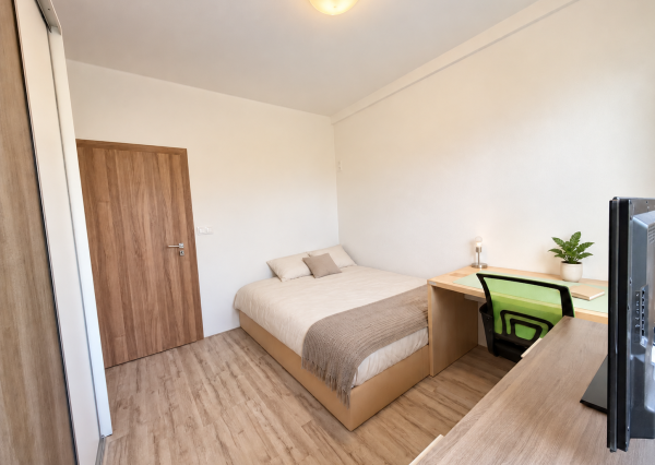 Staré Mesto, kde počuť len stromy – 3i byt, 85 m², 2 balkóny, Tabaková