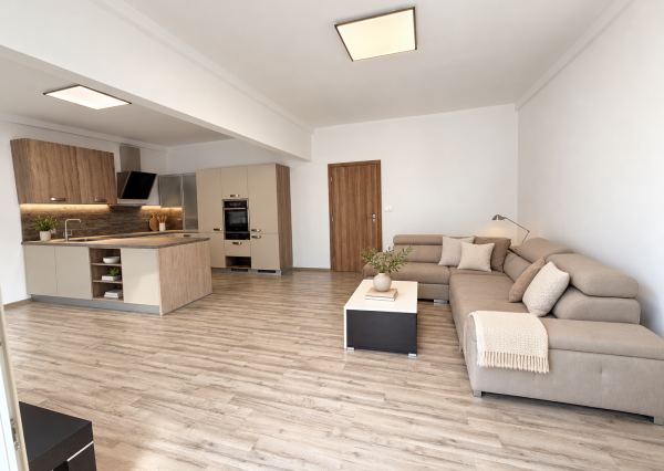 Staré Mesto, kde počuť len stromy – 3i byt, 85 m², 2 balkóny, Tabaková