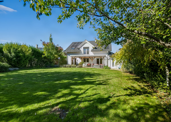 Dom pre rodinu, ktorá chce viac: 5 izieb, krb a 720 m² záhrady v Burgenlande pri Bratislave