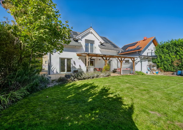 Dom pre rodinu, ktorá chce viac: 5 izieb, krb a 720 m² záhrady v Burgenlande pri Bratislave