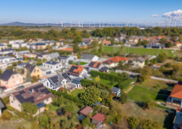 Dom pre rodinu, ktorá chce viac: 5 izieb, krb a 720 m² záhrady v Burgenlande pri Bratislave