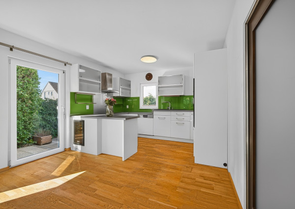 Dom pre rodinu, ktorá chce viac: 5 izieb, krb a 720 m² záhrady v Burgenlande pri Bratislave