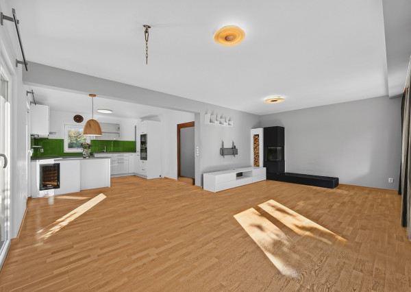 Dom pre rodinu, ktorá chce viac: 5 izieb, krb a 720 m² záhrady v Burgenlande pri Bratislave